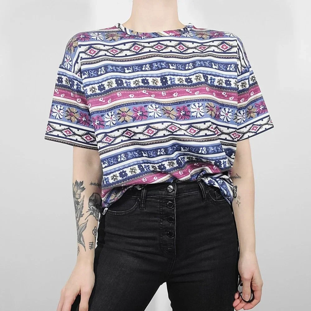 90s Ribbed Patterned Tee - Picture 2 of 7